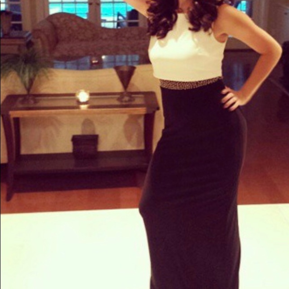 CACHE evening gown, simple yet stunning 💫